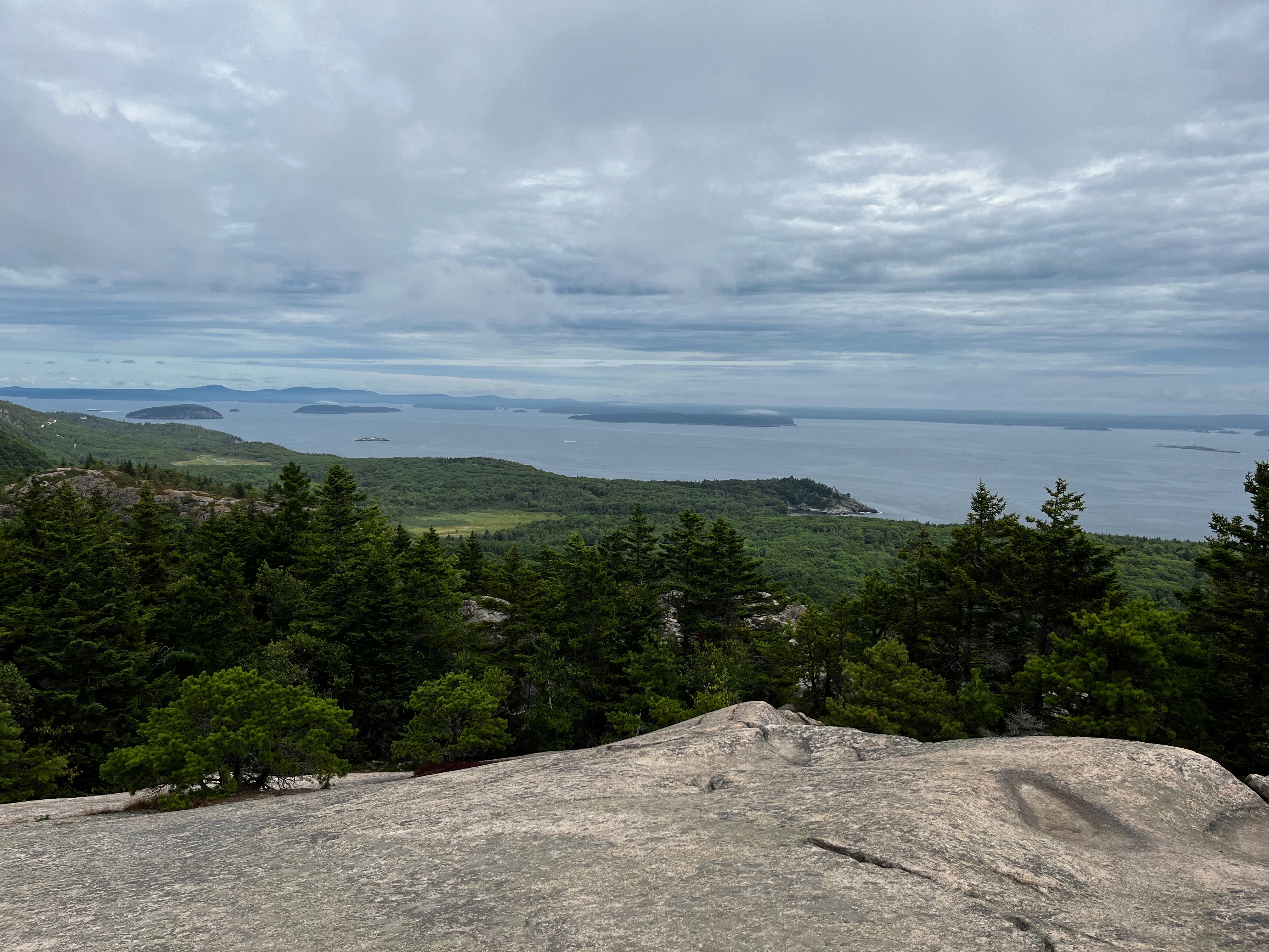 The view from the summit of Beehive trail.